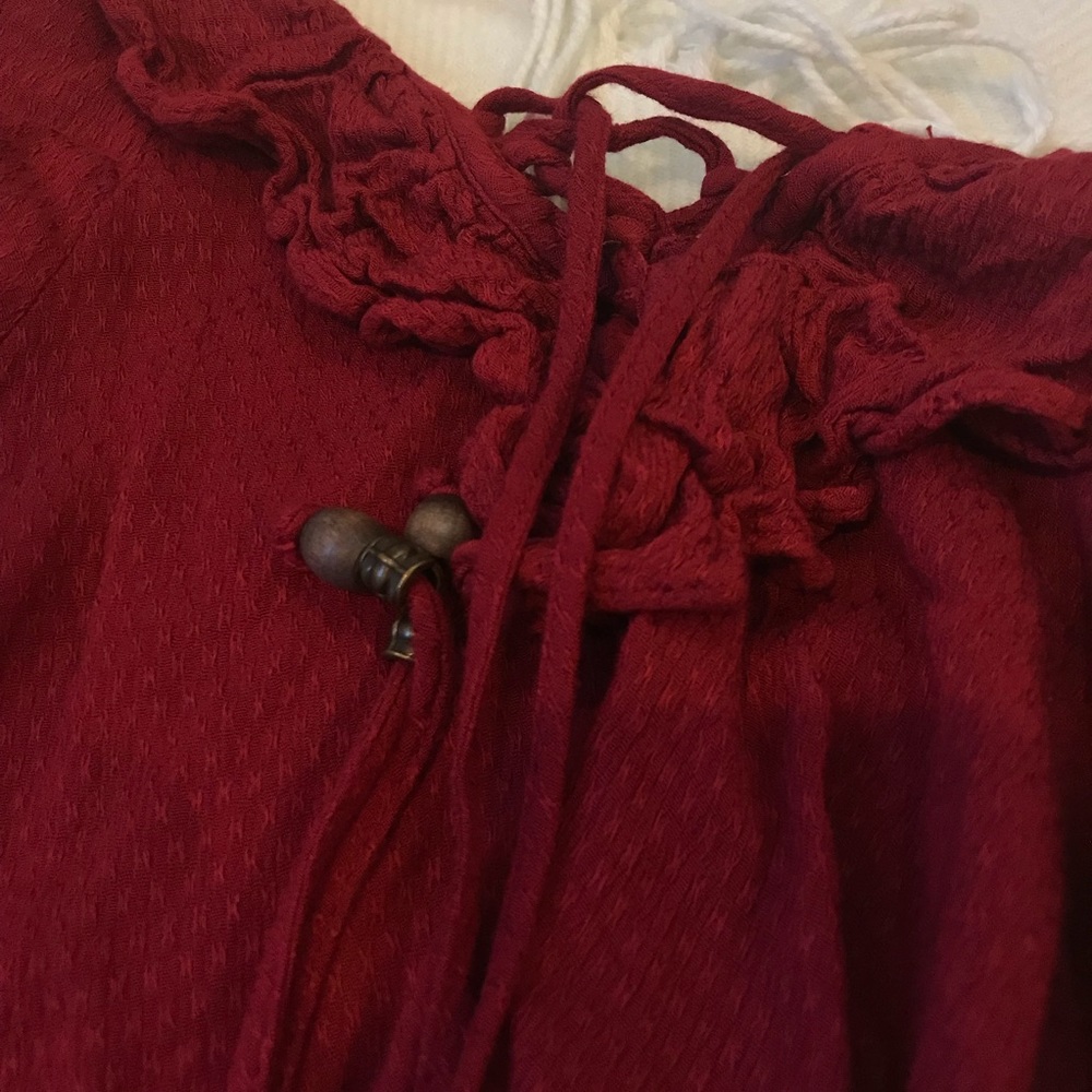 Red top - Picture 2 of 4